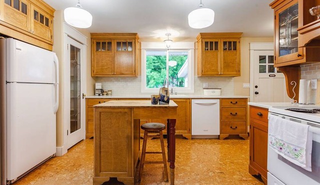 Kalamalka Lake Vintage Farmhouse