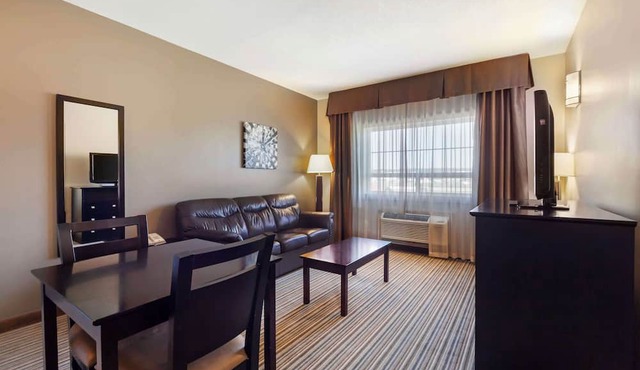 Best Western Plus Peace River Hotel & Suites