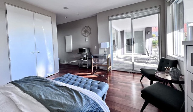 Ocean View Luxury Suit Room With Patio