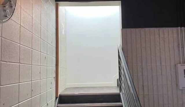 2 Double Private Trendy Executive Urban Loft Suites in Clairmont
