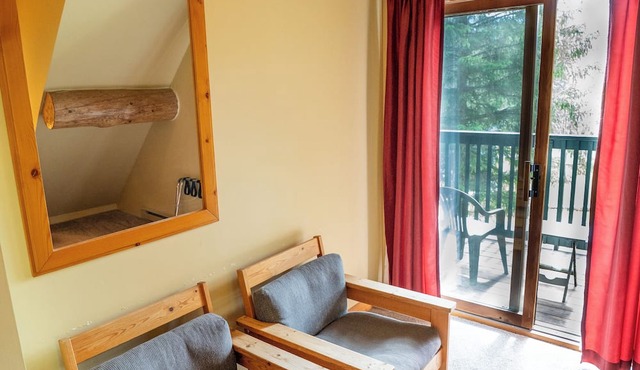 Helmcken Falls Lodge