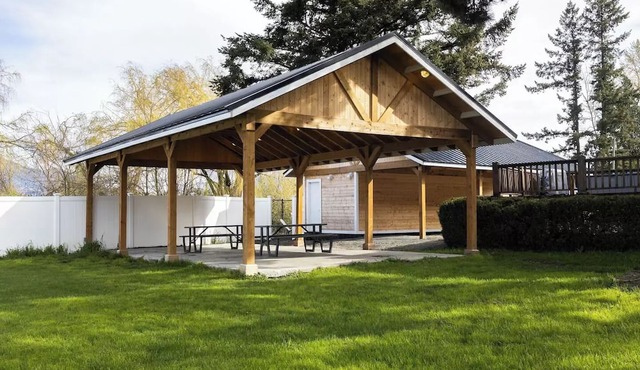 Est. 1912 - Rosedale Heritage Inn – downtown at your doorstep in Chilliwack