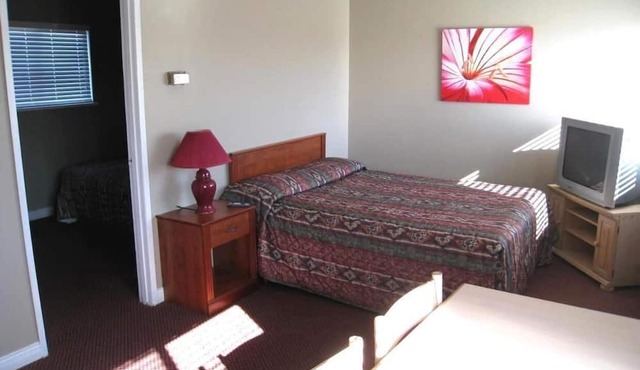 Beach Grove Motel