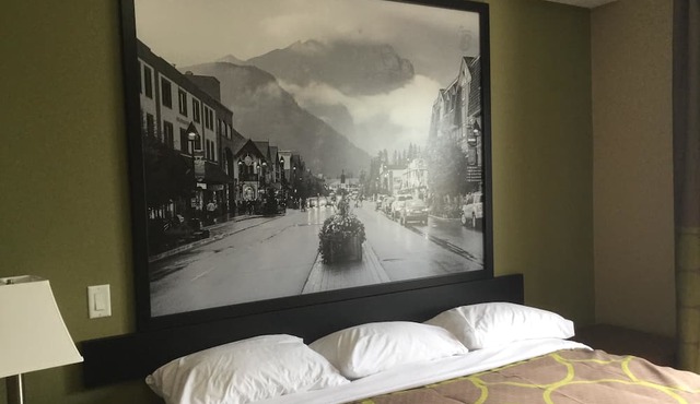 Super 8 by Wyndham Hardisty