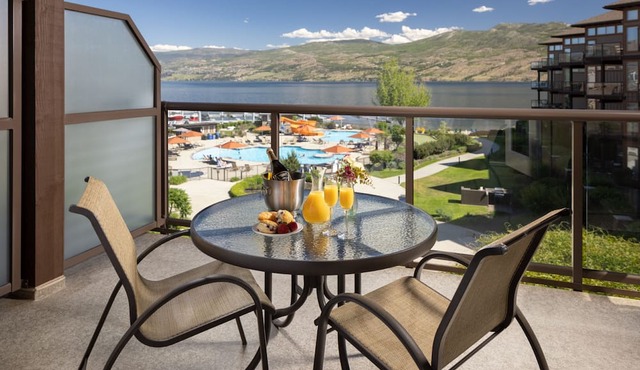 The Cove Lakeside Resort