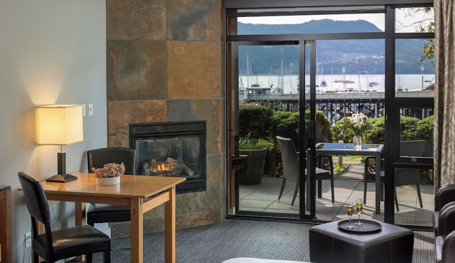 Brentwood Bay Resort - Adults Only (16+)