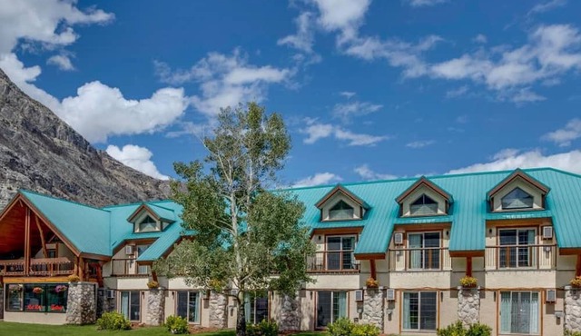 Waterton Glacier Suites