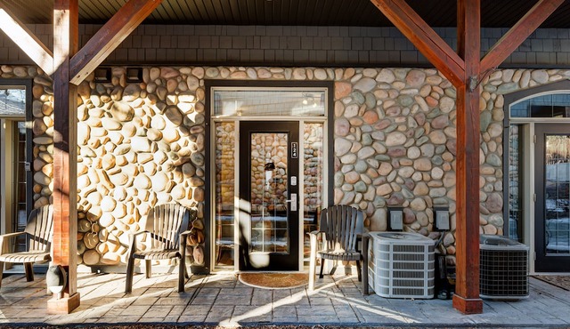 Heated Pool-side Chalet w/ Hot Tub | 2 bdrm 8 Guests | Walk anywhere in 15 mins! in Canmore