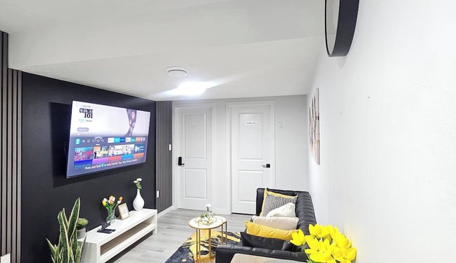 Modern 2BR Private Basement Suite Edmonton