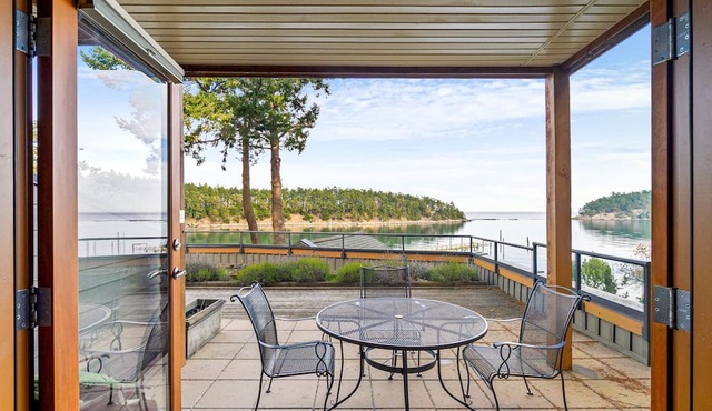 Mayne Island Resort