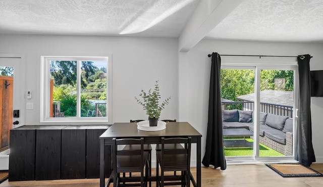 Riverside by Cowichan Lake Cottages