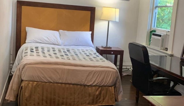 Broadway Guest house in Vancouver