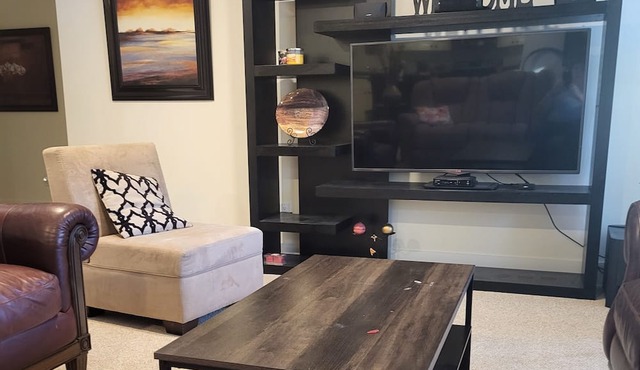 Pristine Vacation Oasis in West Kelowna - Legal Short Term Rental