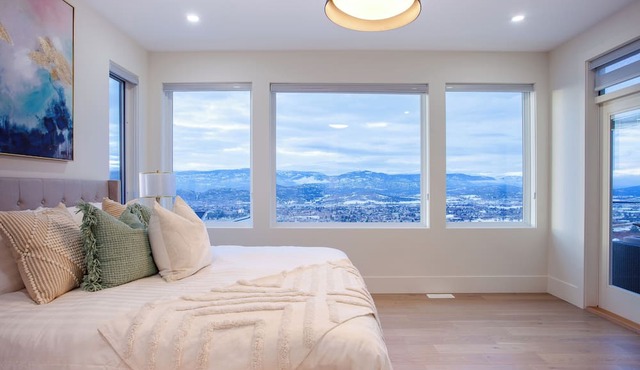 Play&Stay: Mountain & Lake Views/Theatre+Spacious