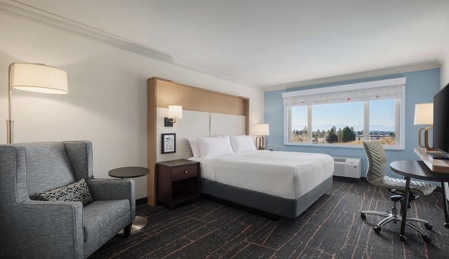 Holiday Inn Victoria Elk Lake by IHG