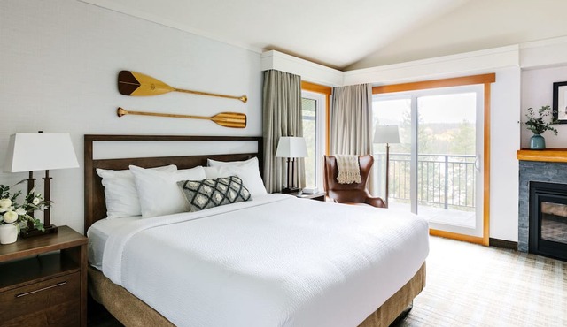 Pyramid Lake Lodge