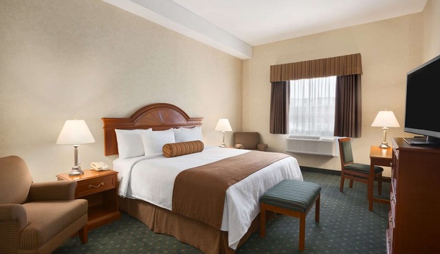 Travelodge by Wyndham Strathmore
