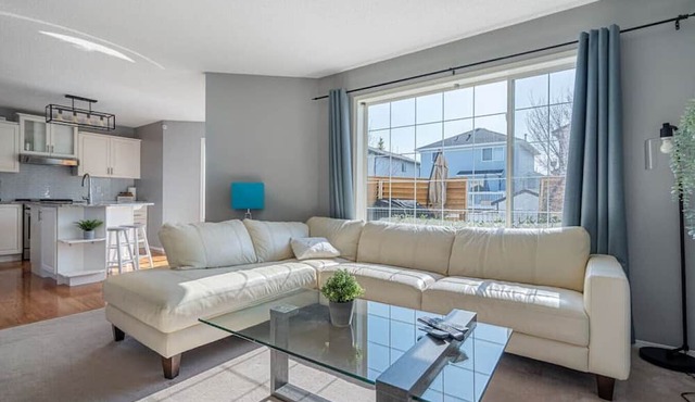 The Highland | Fenced Yard | Gym | Office | Pets