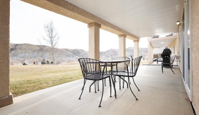 Paradise Canyon Golf Resort - Signature Walkout Condo 380