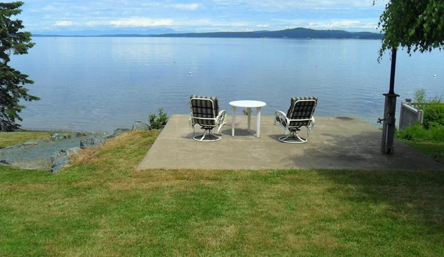 Ocean front beach home in Chemainus