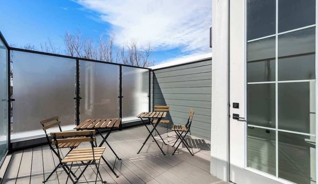 Rooftop Patio | King Bed | 2 Ensuites + Garage