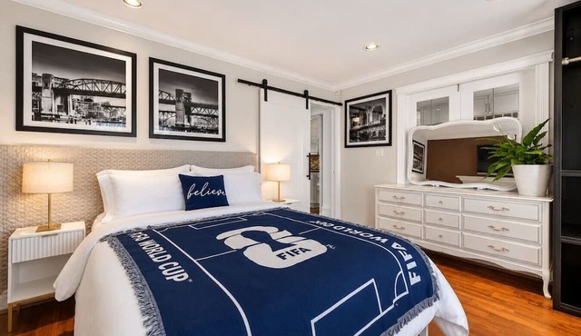 Modern 6BR |Near Downtown| Fast WiFi| Free Parking