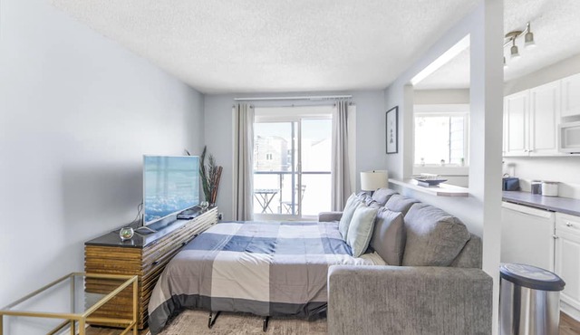 Cozy Vibes in Kensington - Free WiFi | Parking | Portable AC