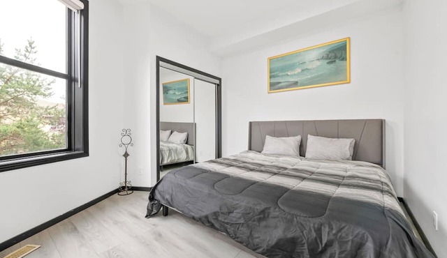 KING BED/AC/Clgry trail/Gateway/Whitemud