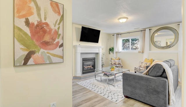 The Perfect 5 Bed, 4 Baths, Mini gym, 2 Kitchens, 2 Living roomsn