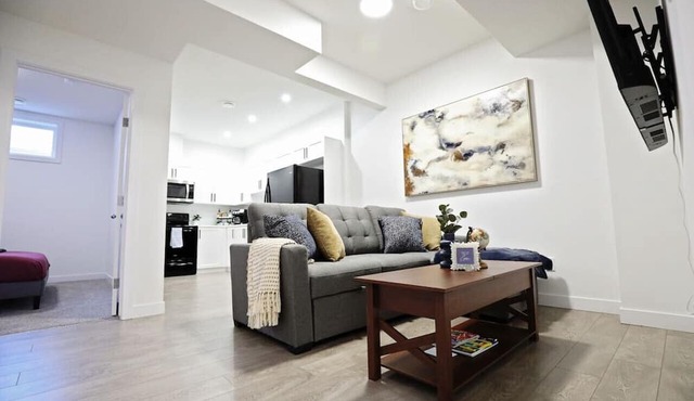 Stylish Retreat w/King Bed|Long Stays|WEM|Disney+