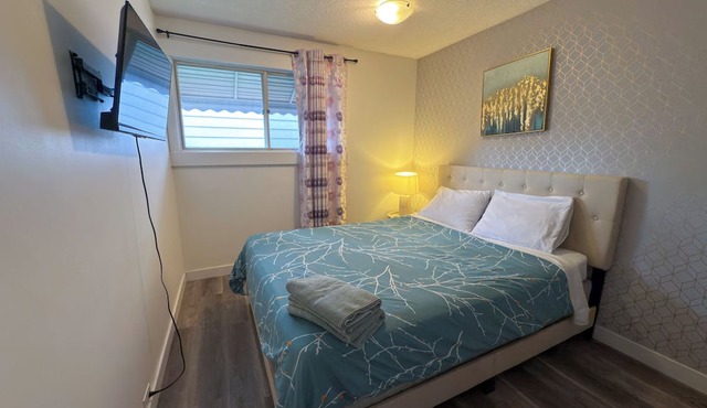 Spacious 6BR and 2BA in Varsity – Walk to U of Calgary