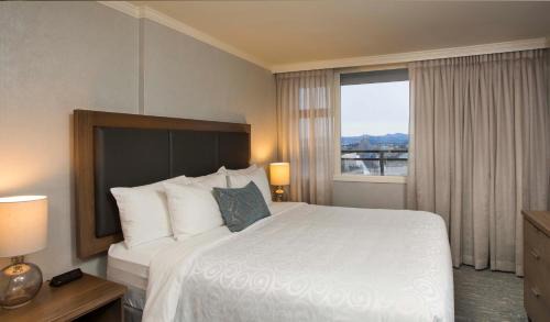 Chateau Victoria Hotel & Suites