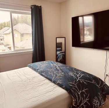 Private Guest Space & Lounge Near Jasper