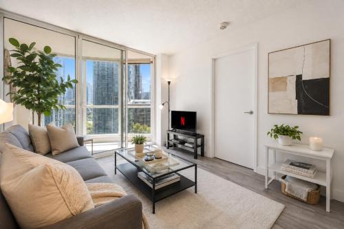 Downtown Vancouver 2BR Prime Cambie Location