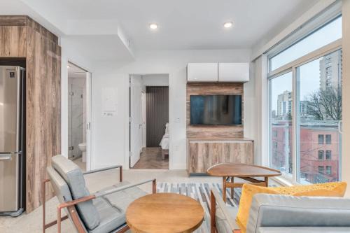 Modern Apartment in Central Downtown