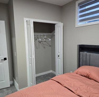Private, Cozy, Luxury, Spacious One Bedroom Suite