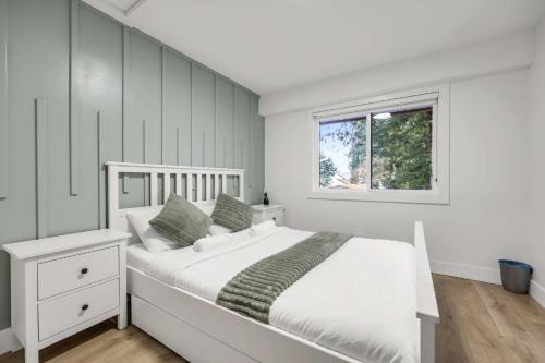 Bunny Bliss Villa - Hot Tub FirePit Theatre & Sleeps 20