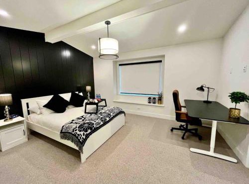 Sparsh Villas - Luxurious & Stylish 2BR PSuite