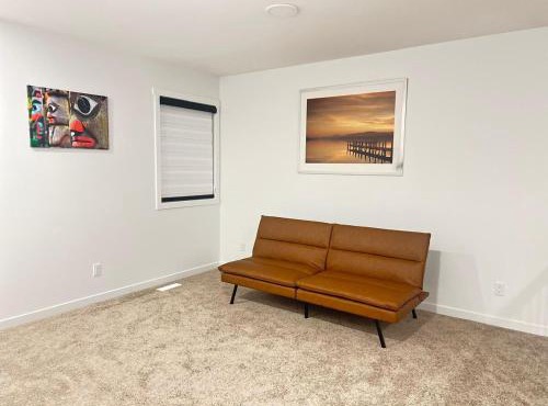 Cozy Edmonton Retreat Near West Edmonton Mall