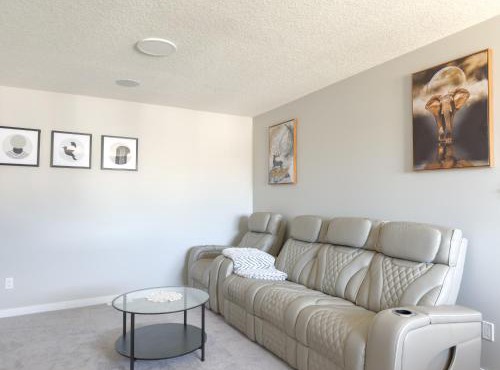 Vacation rental home -1min to highway