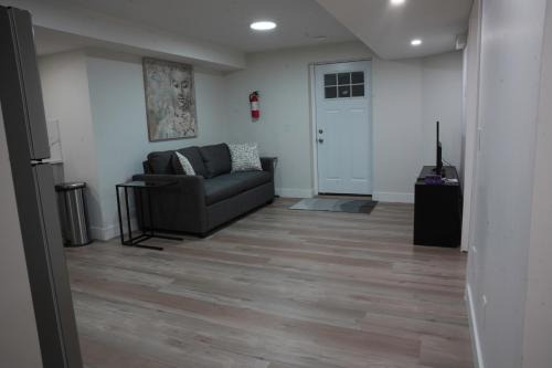 Feels like home- Spacious and cozy 2 bedroom basement suite