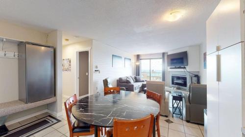 Snow Ghost Inn 220 by Okanagan Premier