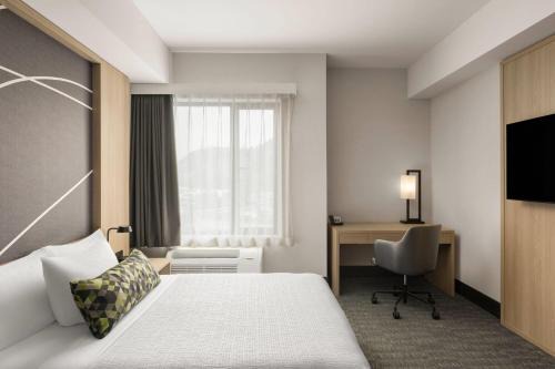 La Quinta Inn & Suites by Wyndham Kelowna BC