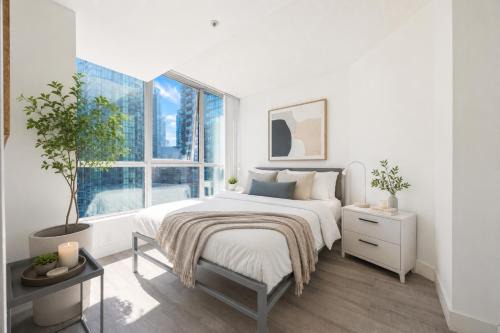 Downtown 2BR with City Views and Great Location