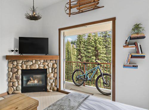 Trailside Escape a Ski-In Ski-Out Studio in SilverStar