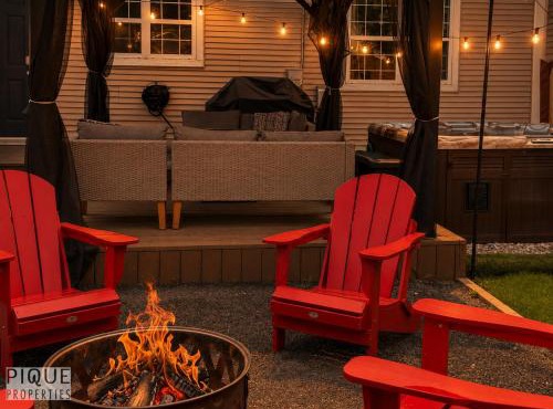 Nordic Spa Escape - Hot Tub - Fire Table - BBQ - Barrel Sauna