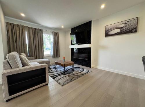 Spacious 4-Bedroom Home in NW Calgary