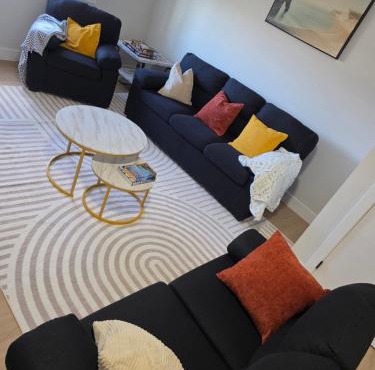 Cozy Irvine Creek Walk-Out Suite 10 mins to YEG