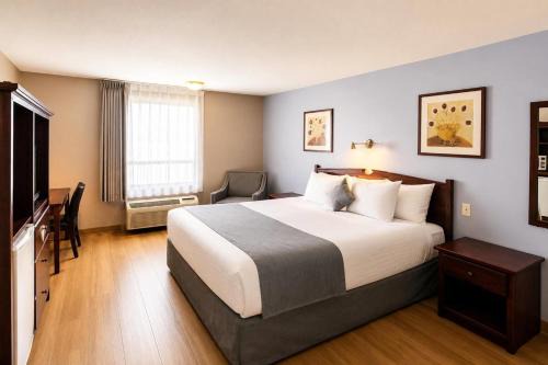 Super 8 by Wyndham Lake Country/Winfield Area Airport North