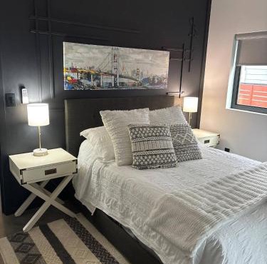 Exclusive Modern Suite view